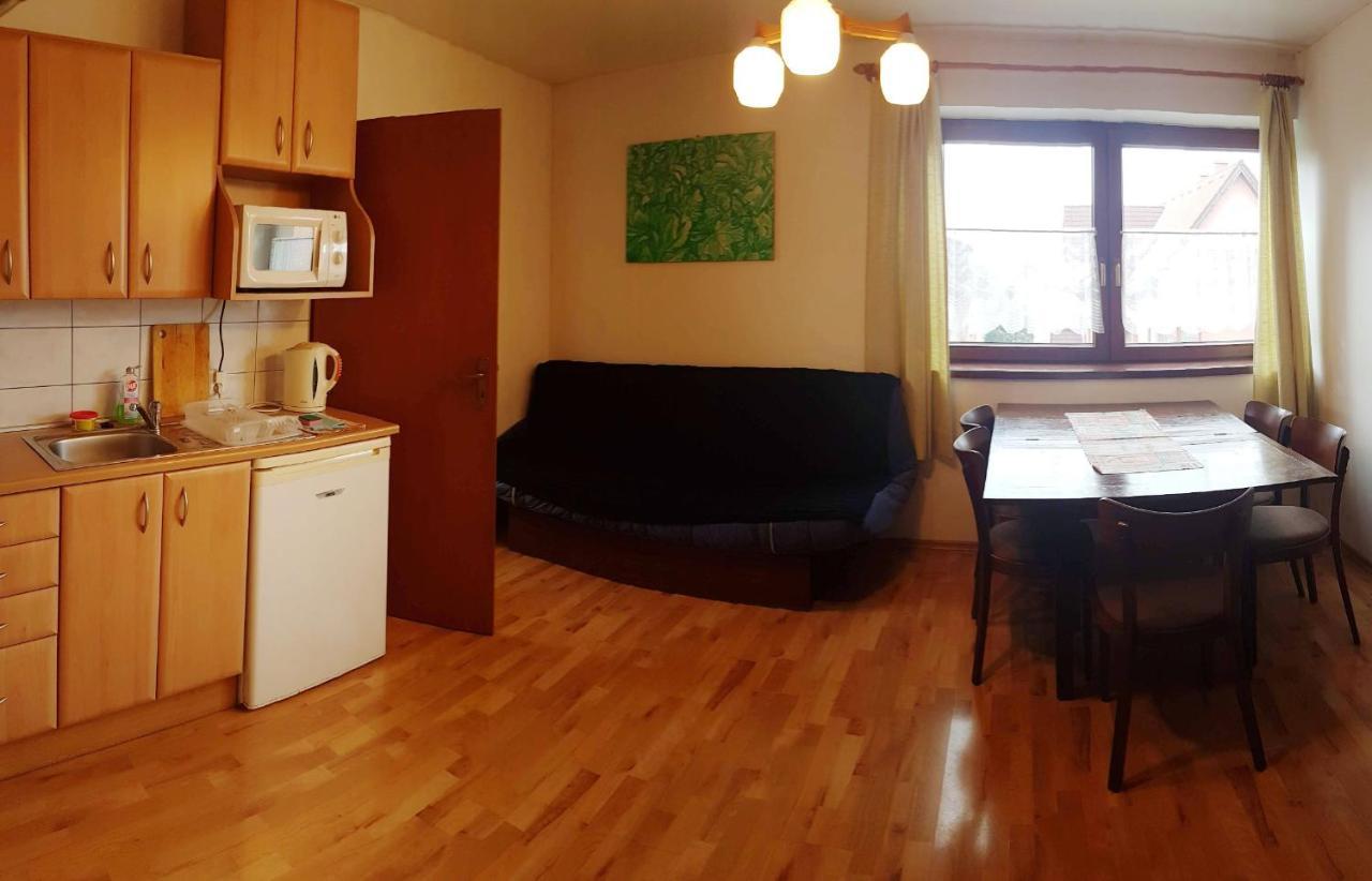 Apartments Iris Liptovsky Mikulas Bagian luar foto