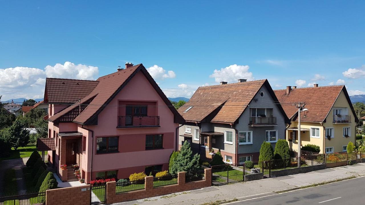 Apartments Iris Liptovsky Mikulas Bagian luar foto